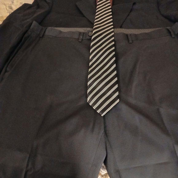Men's Classic Black Sport Jacket. Blk Pants 44/32. Blk Tie. - Picture 9 of 9